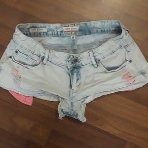 Cutoff shorts white wash with pink pockets